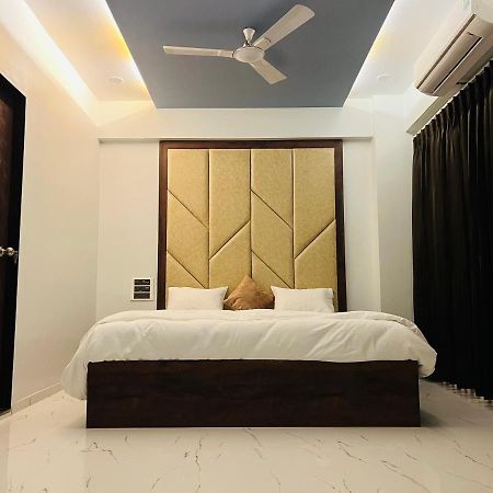 Hotel New City Light Surat Dış mekan fotoğraf