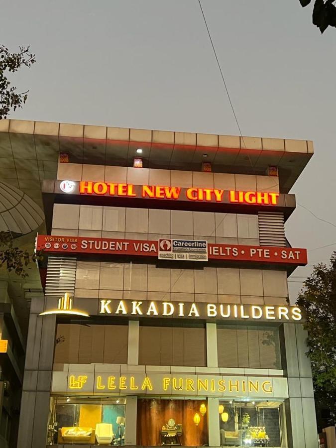 Hotel New City Light Surat Dış mekan fotoğraf