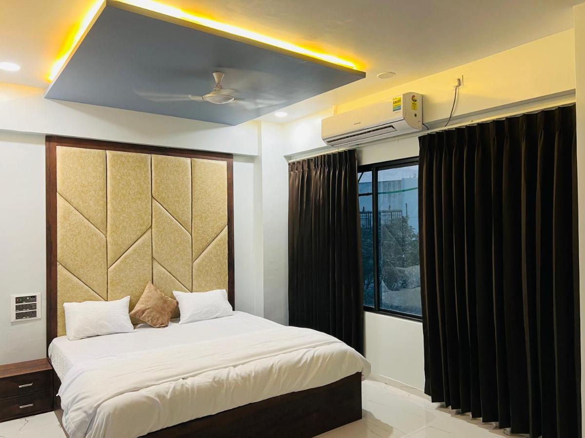 Hotel New City Light Surat Dış mekan fotoğraf