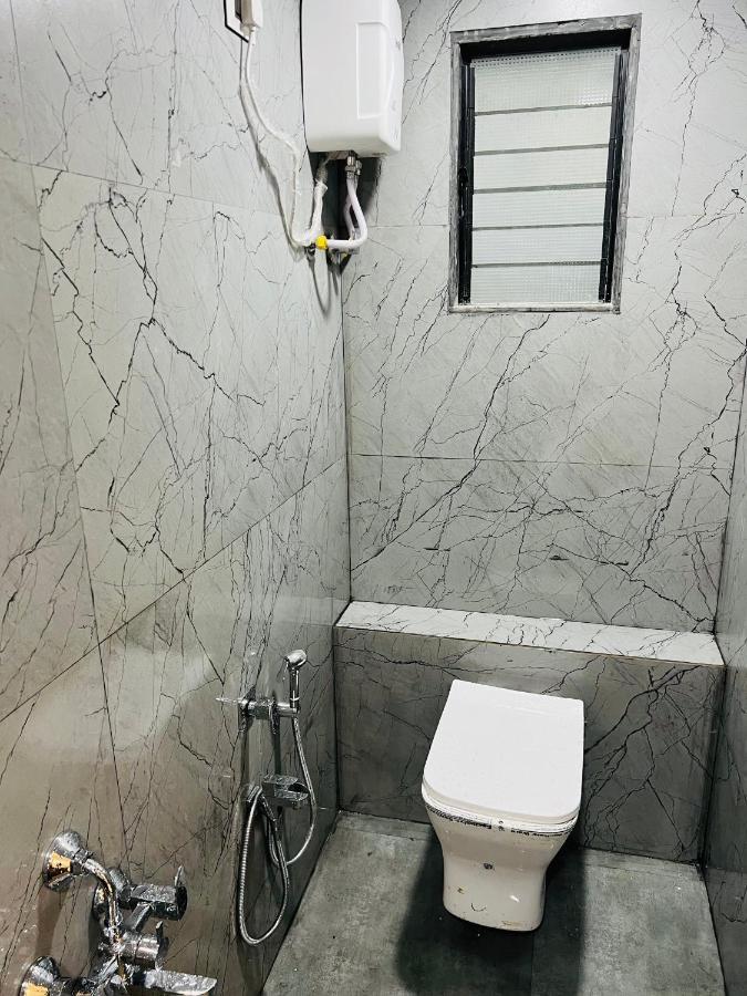Hotel New City Light Surat Dış mekan fotoğraf