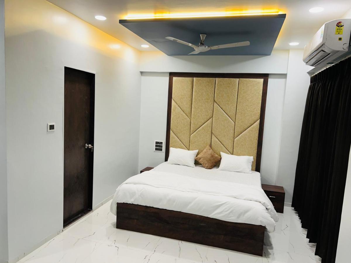 Hotel New City Light Surat Dış mekan fotoğraf